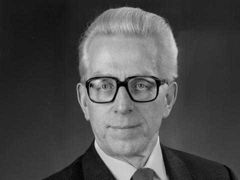 Sigmundur Guðbjarnason, rektor